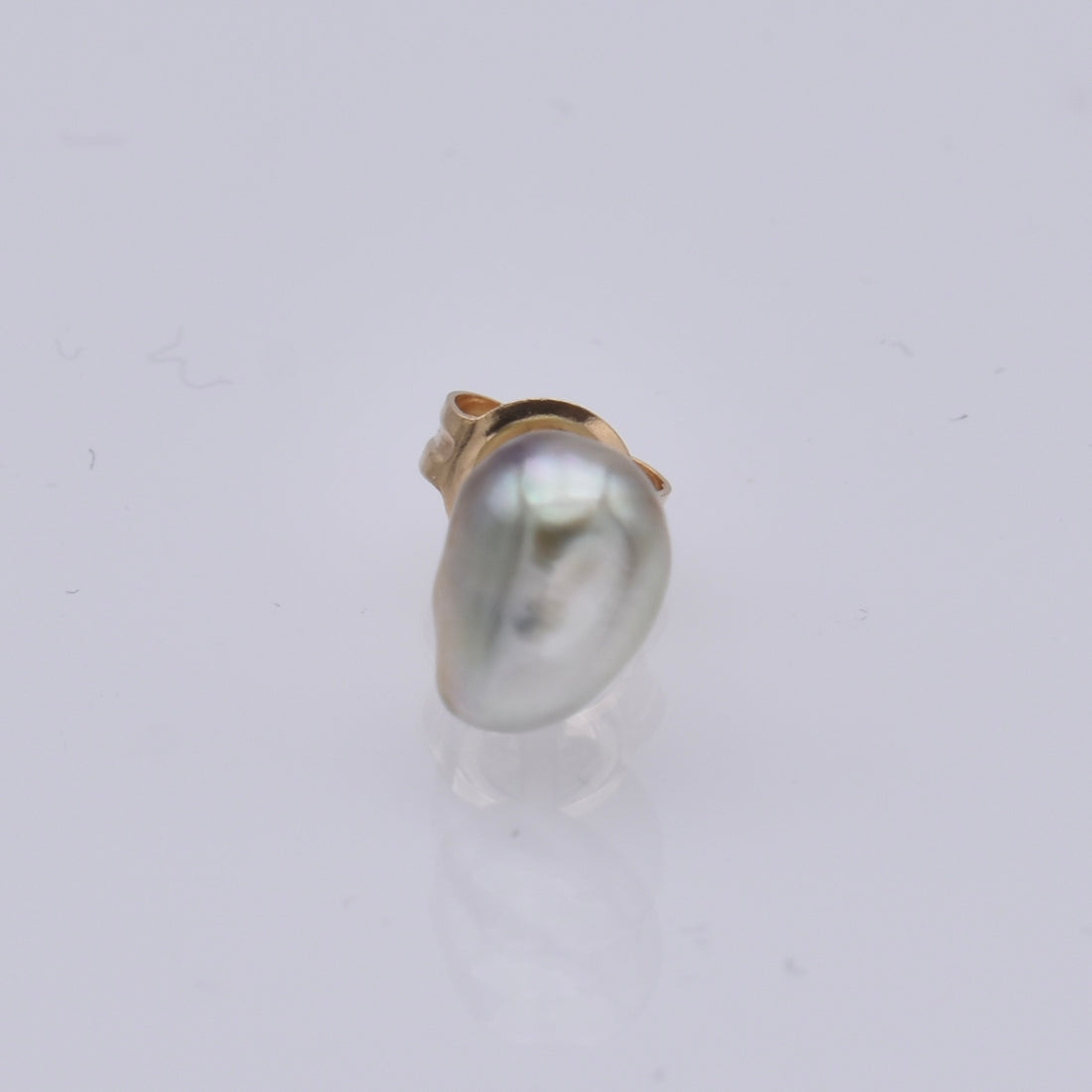 The Classique Keshi Pearl Earring