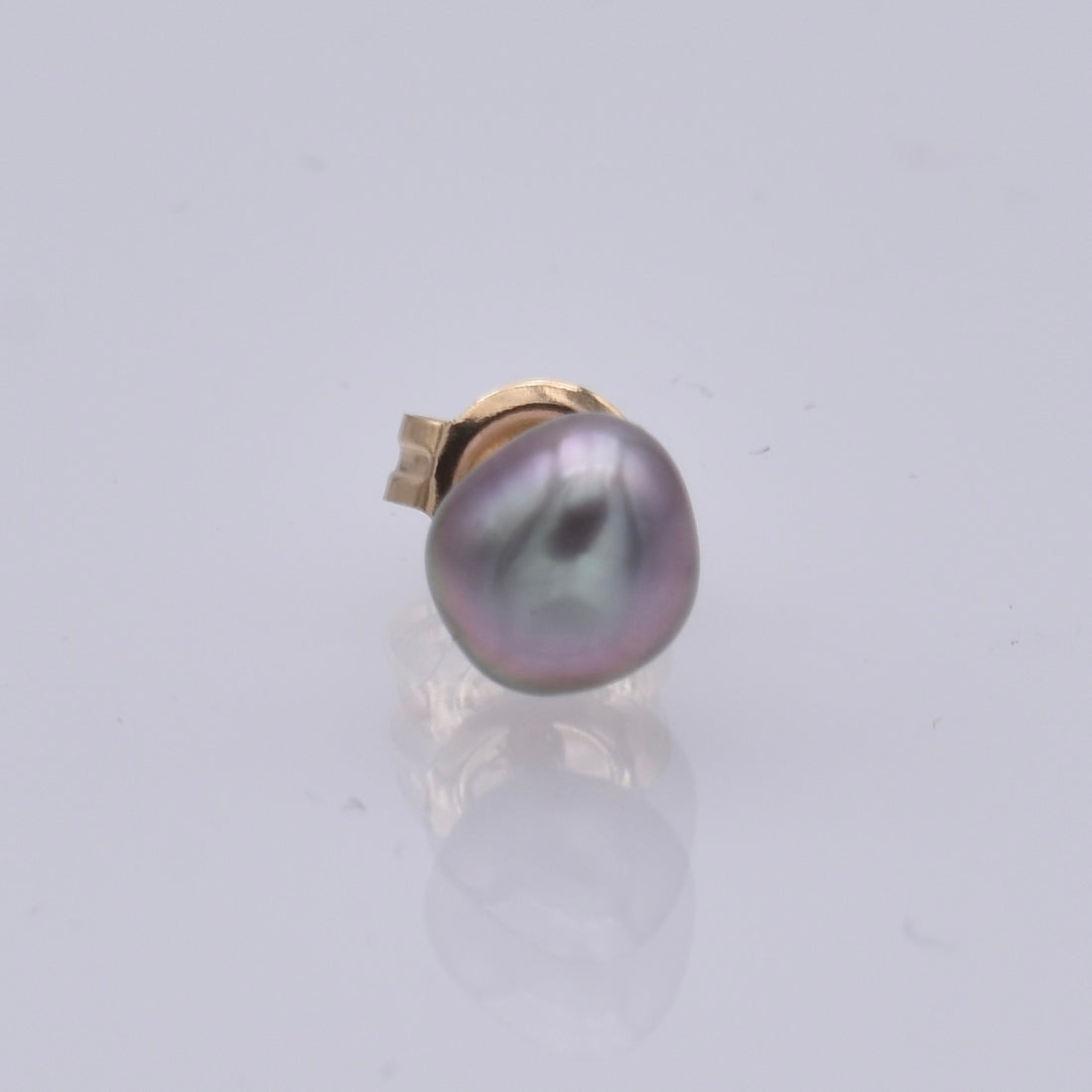 The Classique Keshi Pearl Earring